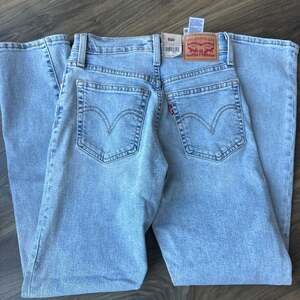 Levi's Women's Wedgie Fit Straight Leg High Rise Jeans Light Wash